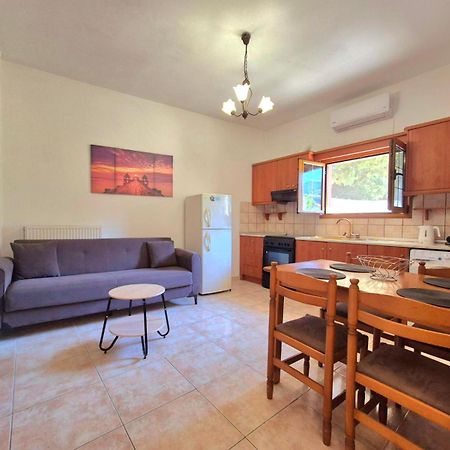 J&B Countryside Life - Just For Two Apartment Agios Matthaios  Exterior photo